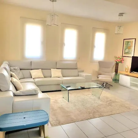 فيلة Pernera Elysium بروتاراس